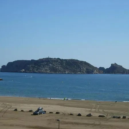 Medes Park Ii 4-3 Apartment